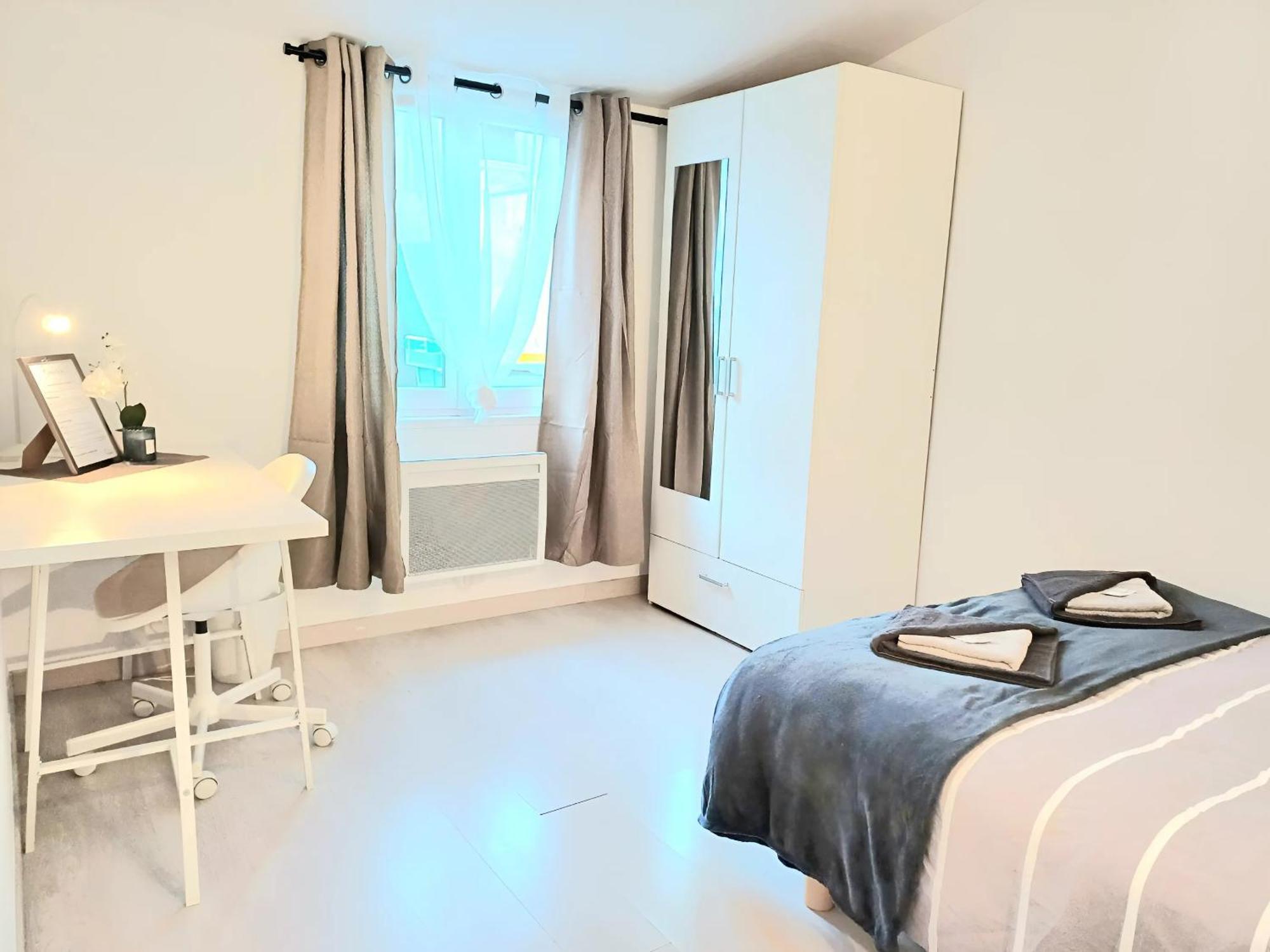 Beauvais - Proche Aeroport - Chambres Privees المظهر الخارجي الصورة